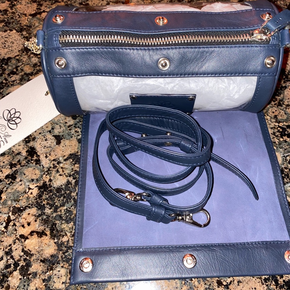 NEW!! Leigh Ann Barnes Game changer 5 in 1 Convertible bag 💕 - Picture 8 of 9